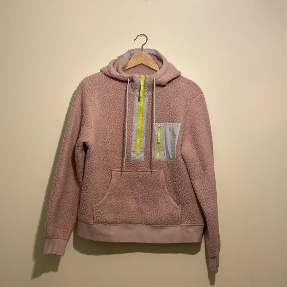 J. Crew vintage fleece in very good condition. Size S